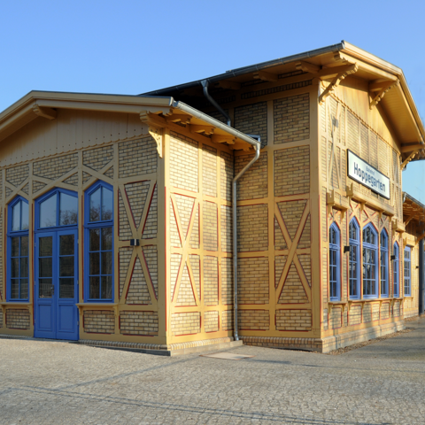Der Kaiserbahnhof in Hoppegarten mit Tourist-Information